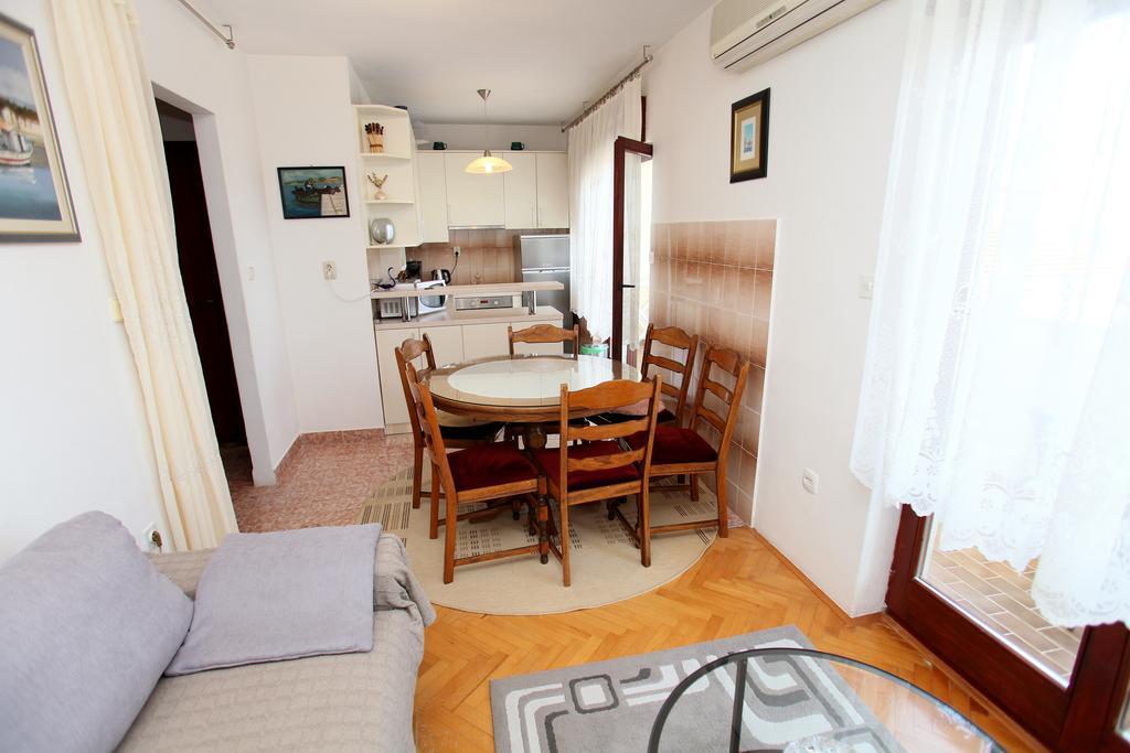 Apartments Sakal Trogir Exterior photo
